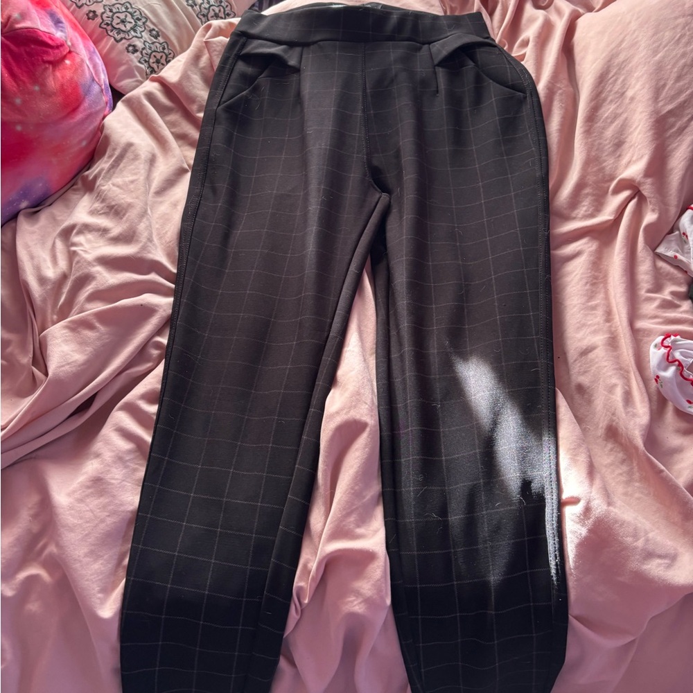 Women's Black Checkered Leggings